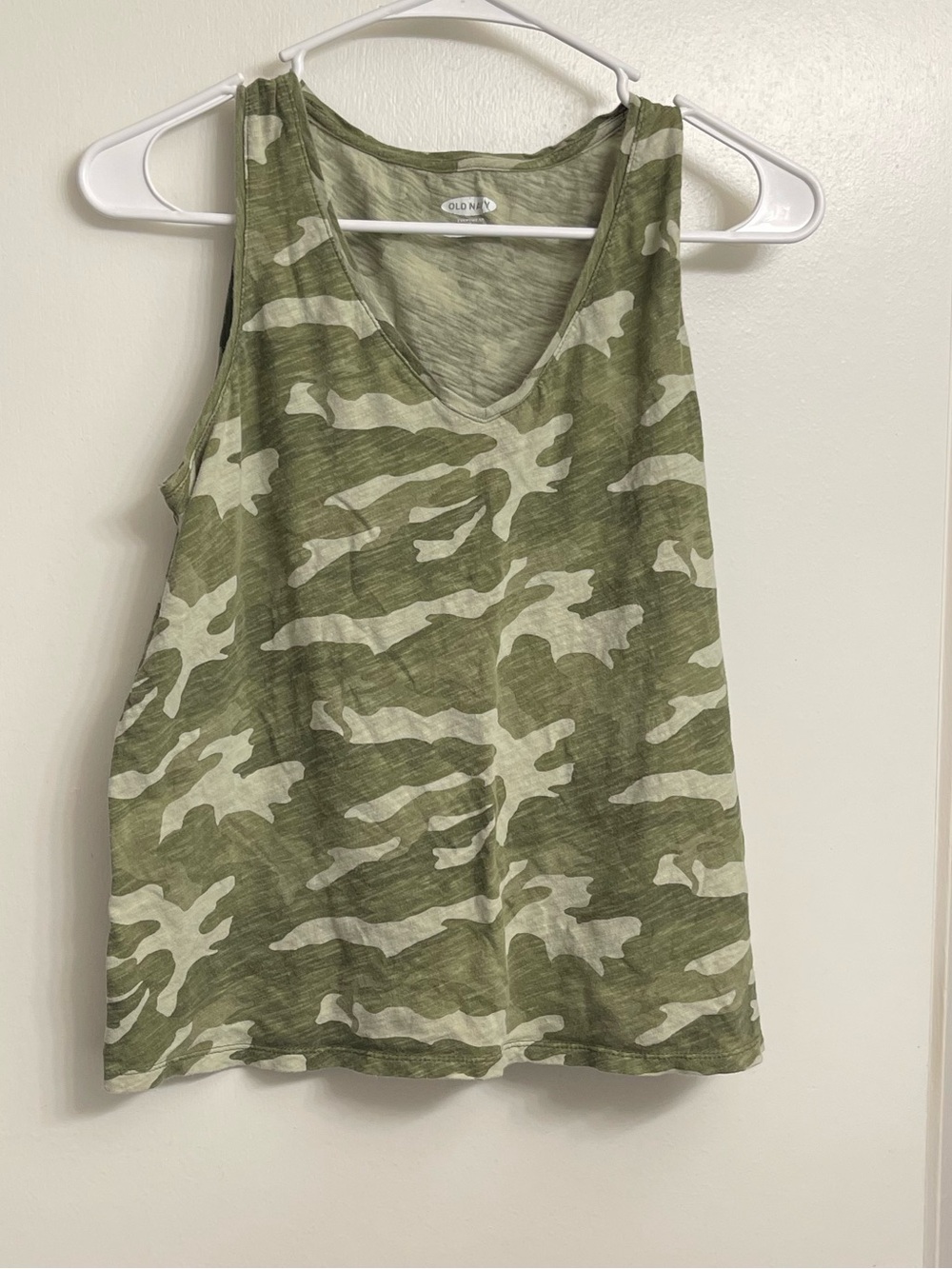Old Navy Green Camo V-Neck Tank Top